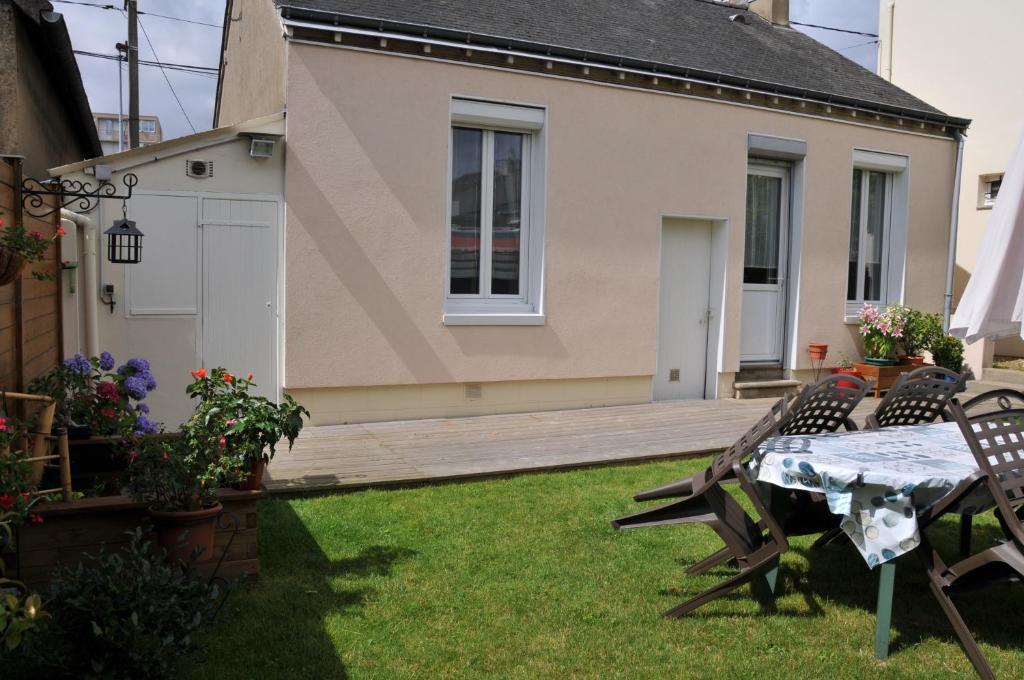 Les Vergnes Mancelles Le Mans Exterior photo